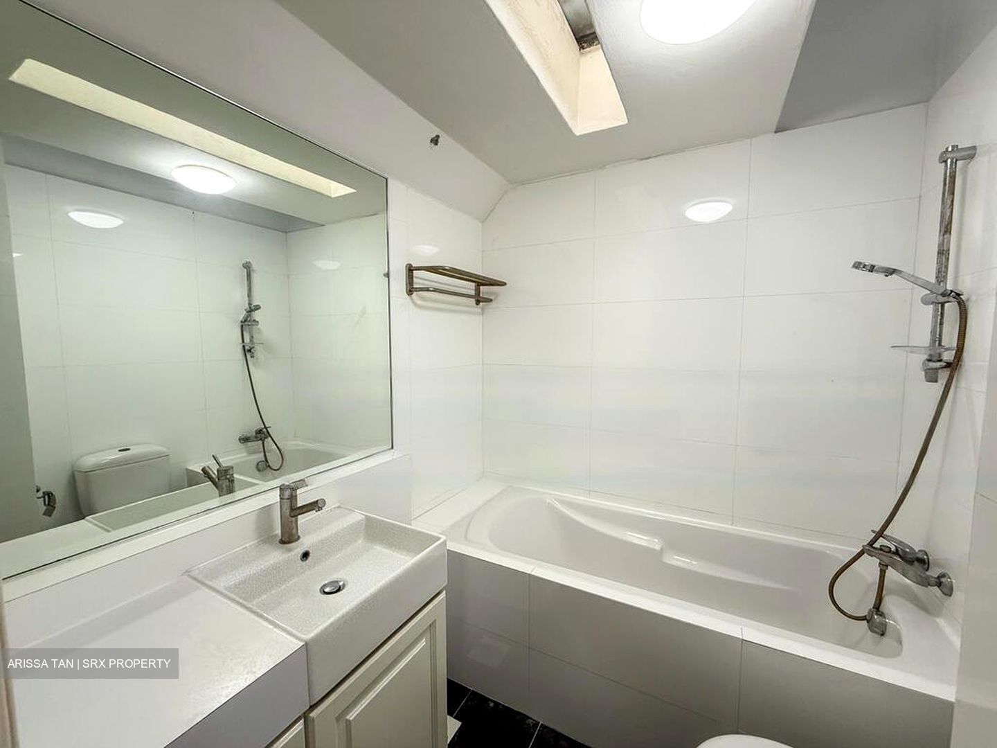 Airview Park (D21), Terrace #476769971